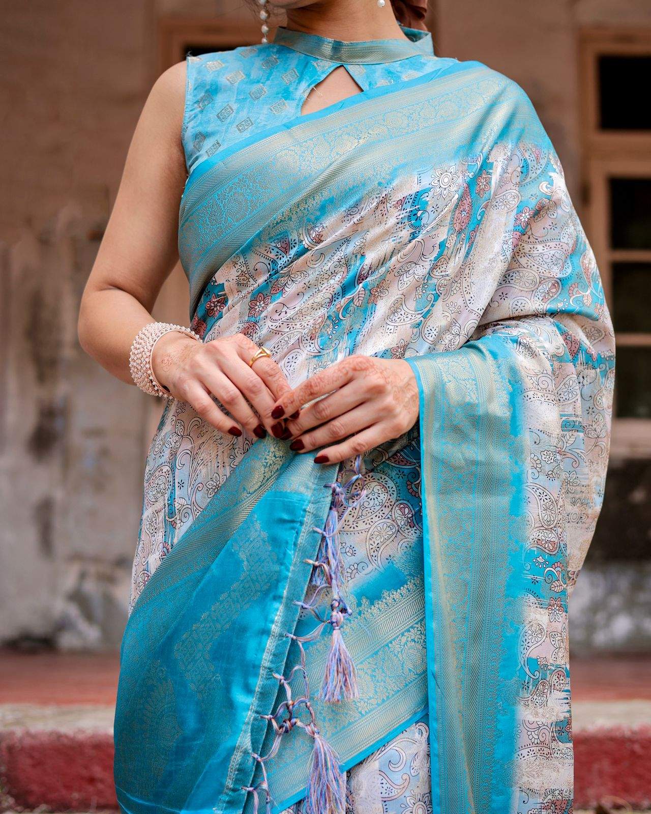 Elegant Blue Jacquard Pallu Saree And Woven Border And Pallu And Unstitched Blouse | Dhanjyoti 