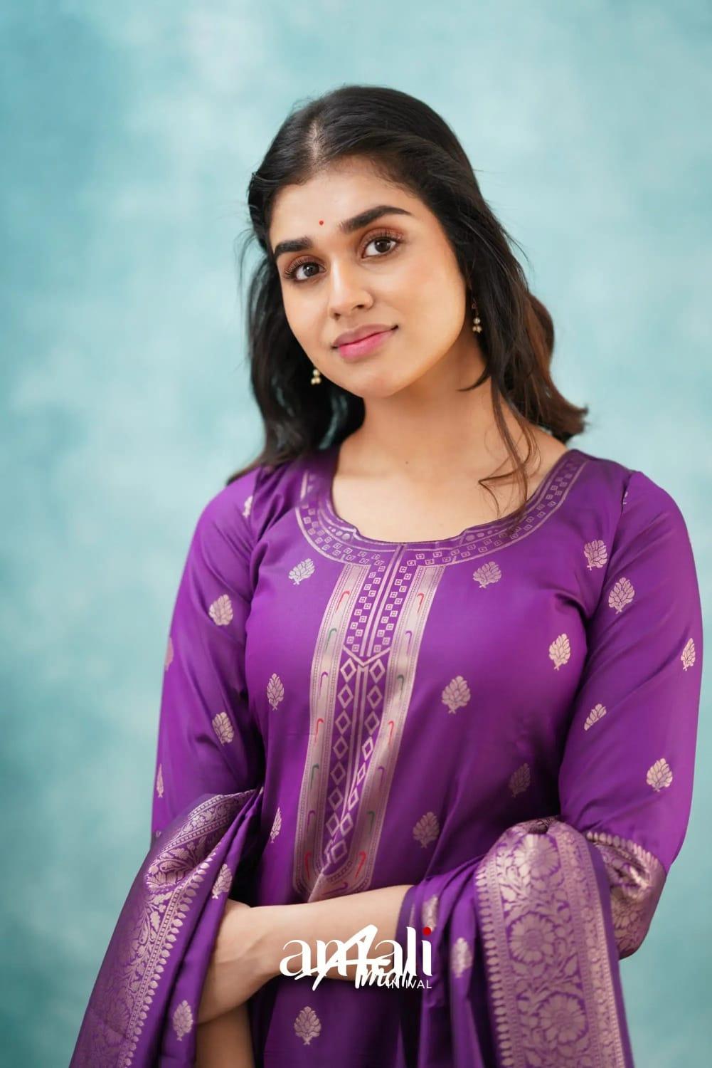 Woven Paithani-Style Kurta Set With Brocade Dupatta For Party Wear | Dhanjyoti - Image 2
