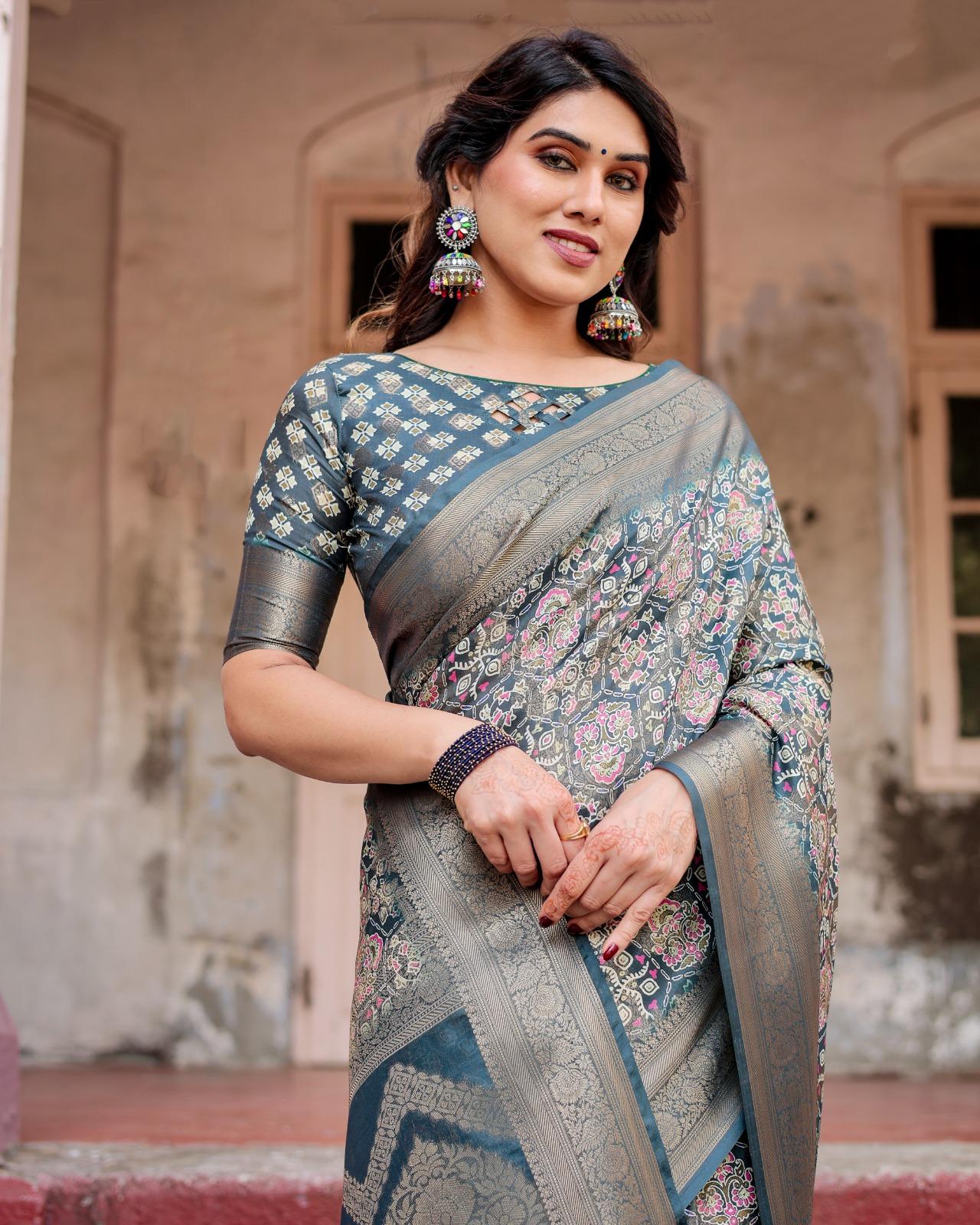 Elegant Traditional Saree - Image 2