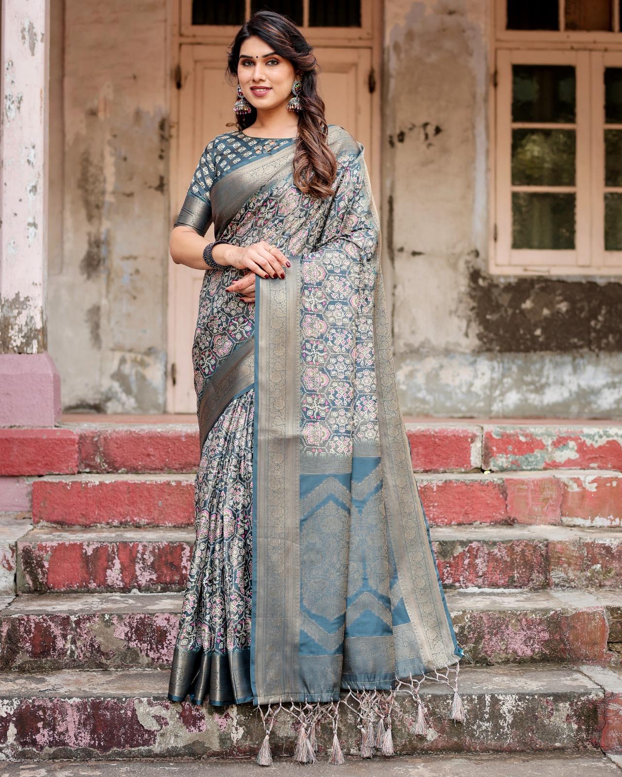 Elegant Traditional Saree - Image 3