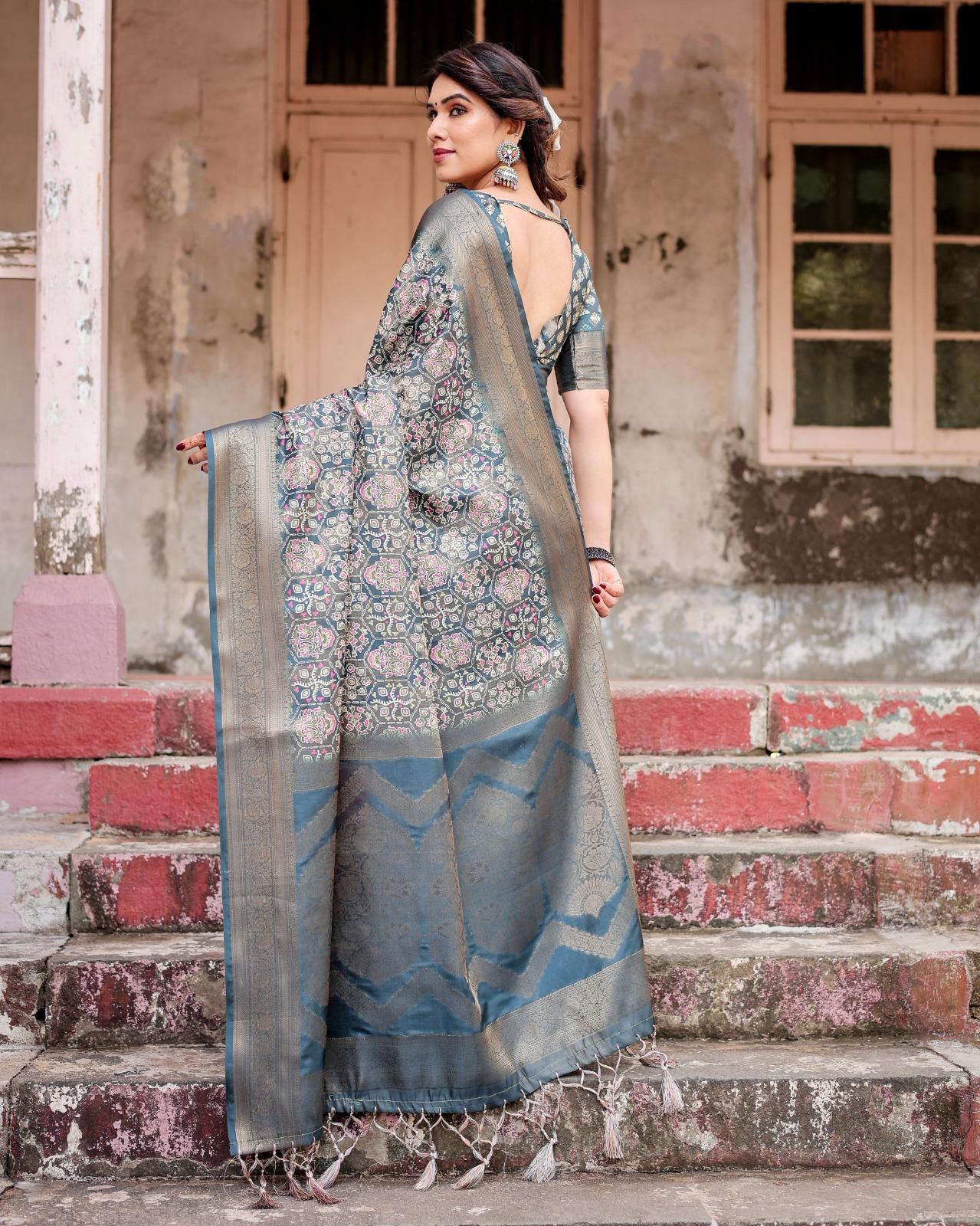 Elegant Traditional Saree - Image 4