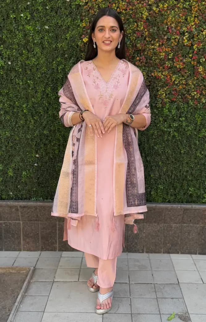 Delicate Pink Kurta Set With Floral Hand Embroidery & Printed Dupatta - Image 5