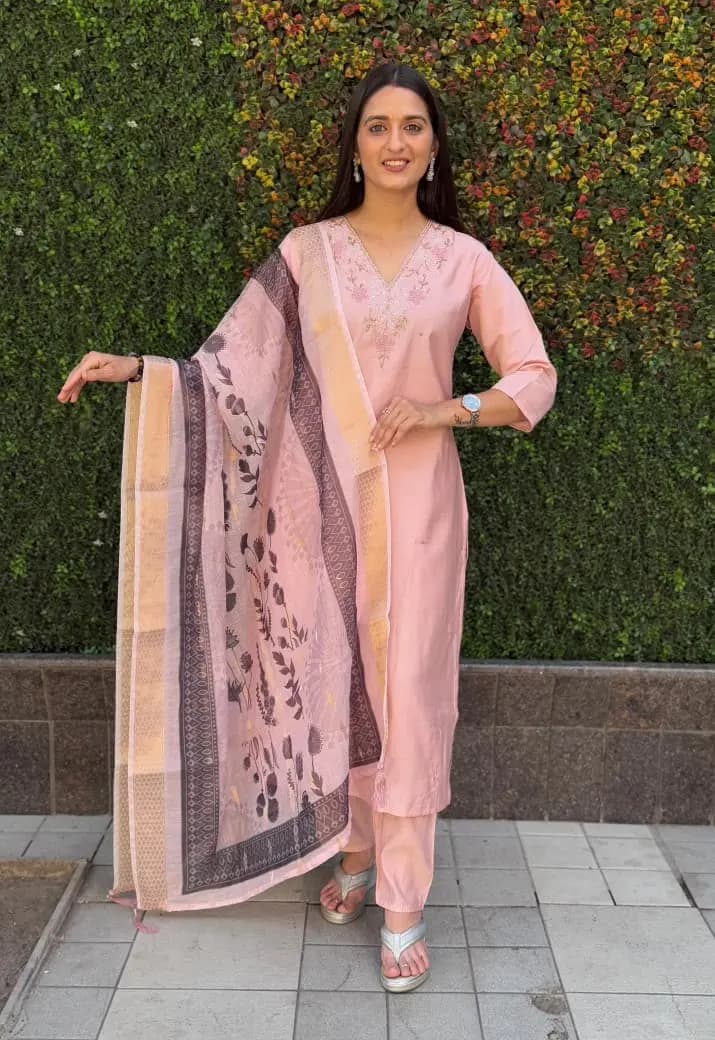 Delicate Pink Kurta Set With Floral Hand Embroidery & Printed Dupatta - Image 6