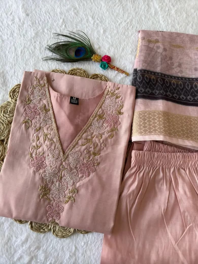 Delicate Pink Kurta Set With Floral Hand Embroidery & Printed Dupatta - Image 4