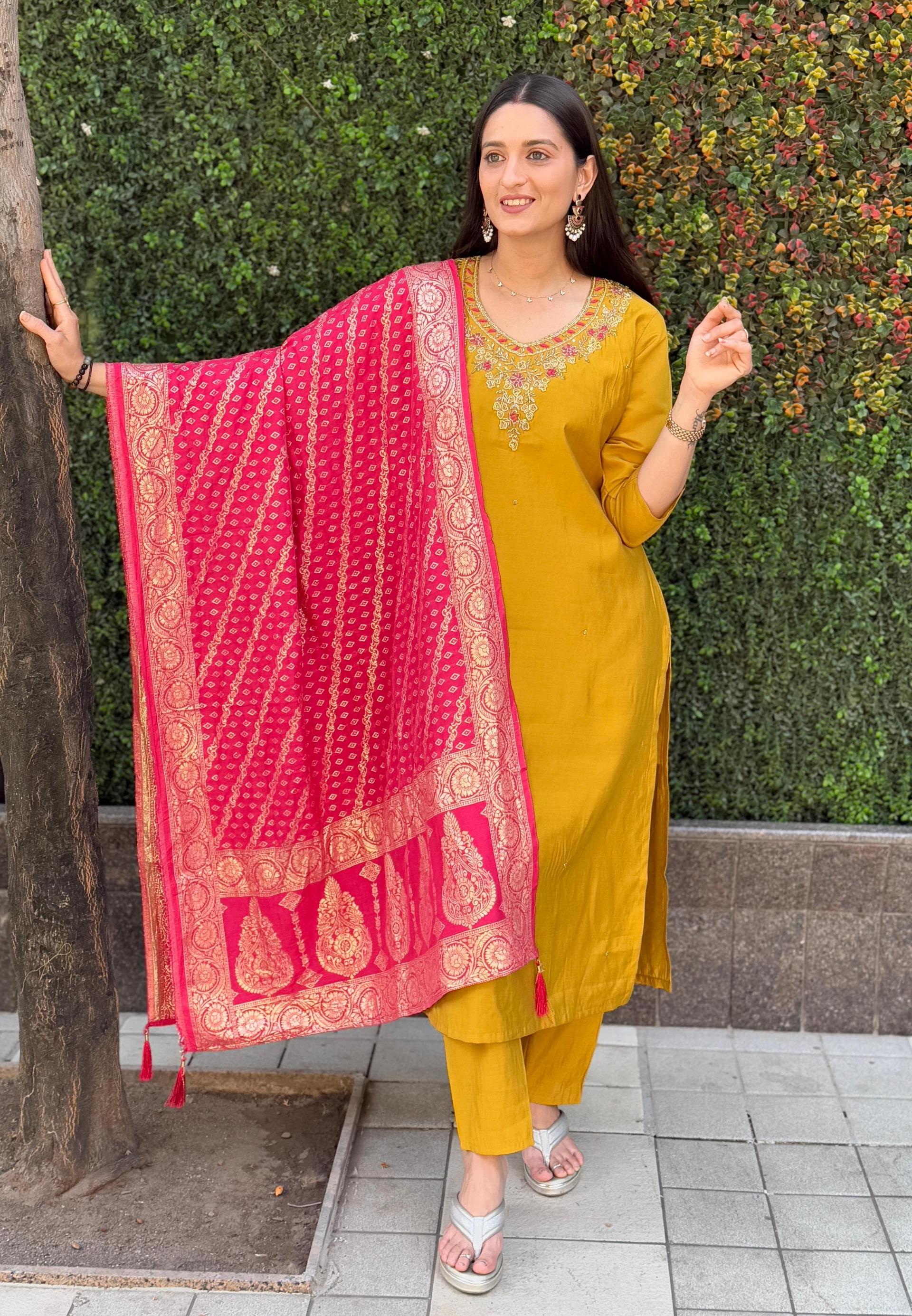 Vibrant Mustard Yellow Kurta Set With Hot Pink Banarasi Silk Dupatta - Image 2