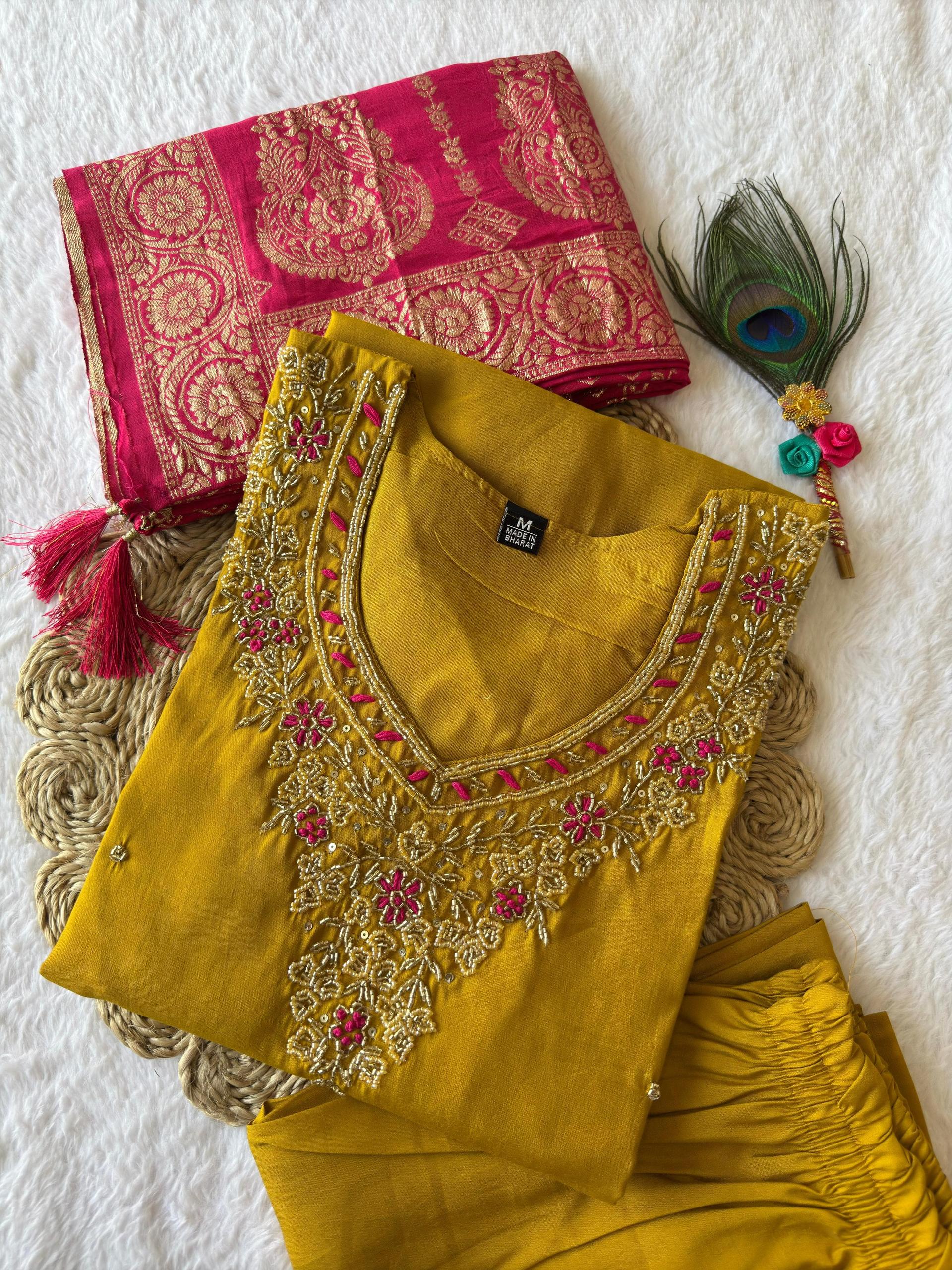 Vibrant Mustard Yellow Kurta Set With Hot Pink Banarasi Silk Dupatta - Image 4