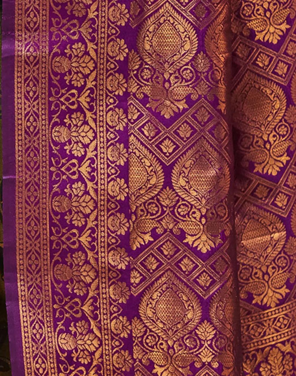 Regal Olive Green & Purple Blended Silk Saree With Heavy Gold Zari Weave - Image 4