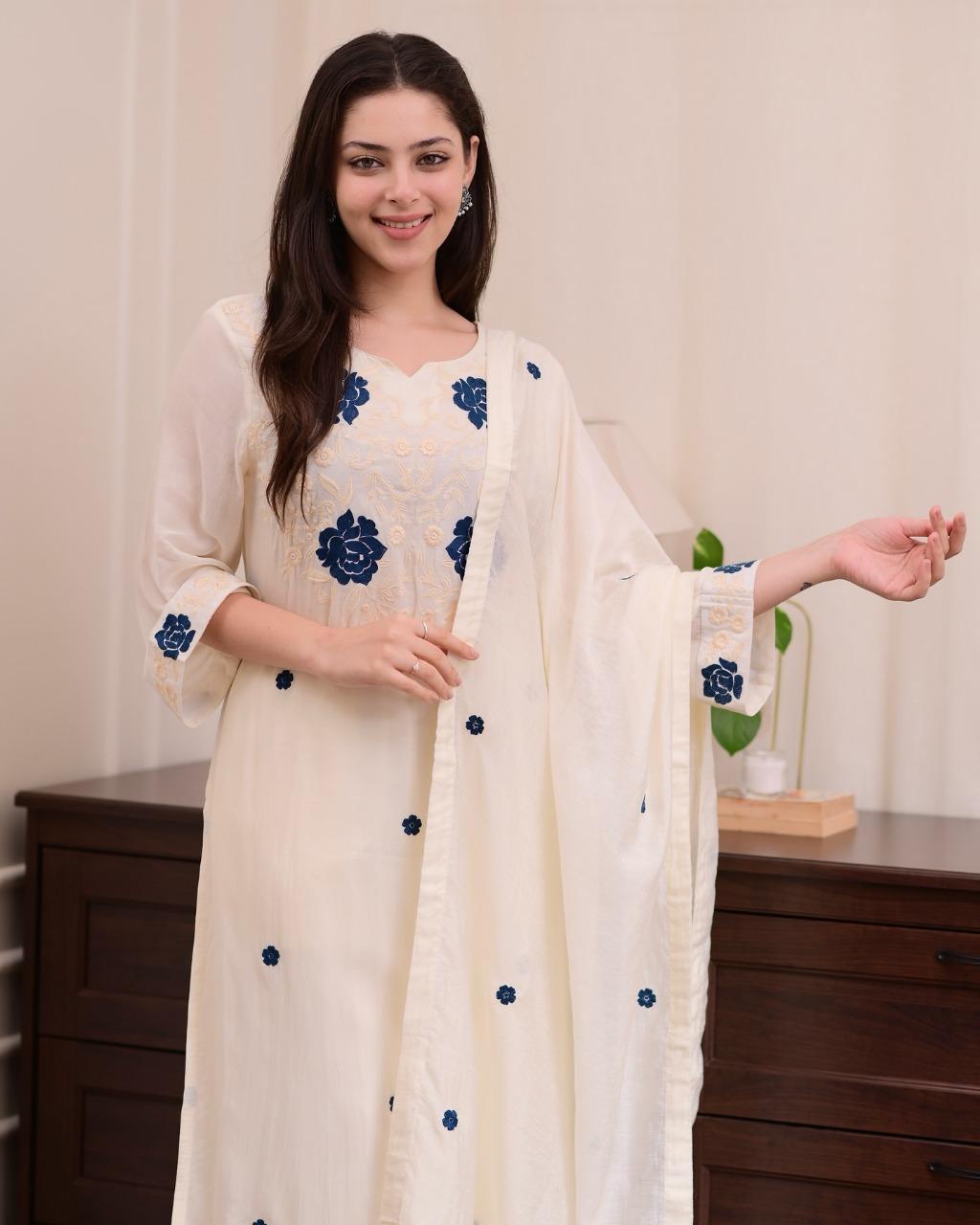 Elegant Ivory Kurta Set With Contrast Navy Blue Floral Embroidery - Image 3