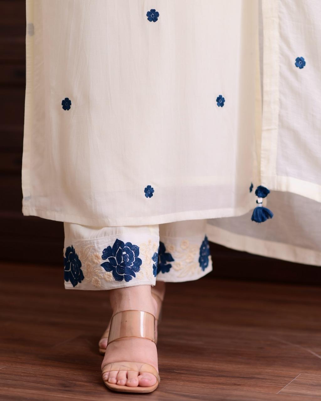 Elegant Ivory Kurta Set With Contrast Navy Blue Floral Embroidery - Image 6
