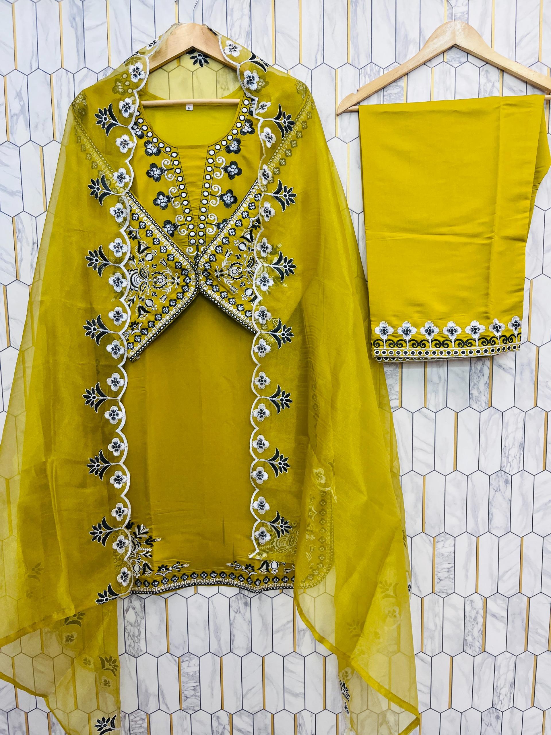 Embroidered Romen Silk Kurta Set With Matching Dupatta - Image 4