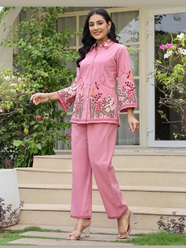 Women’s Dhabu Cotton Kurti Pant Set With Embroidery Work - Image 2