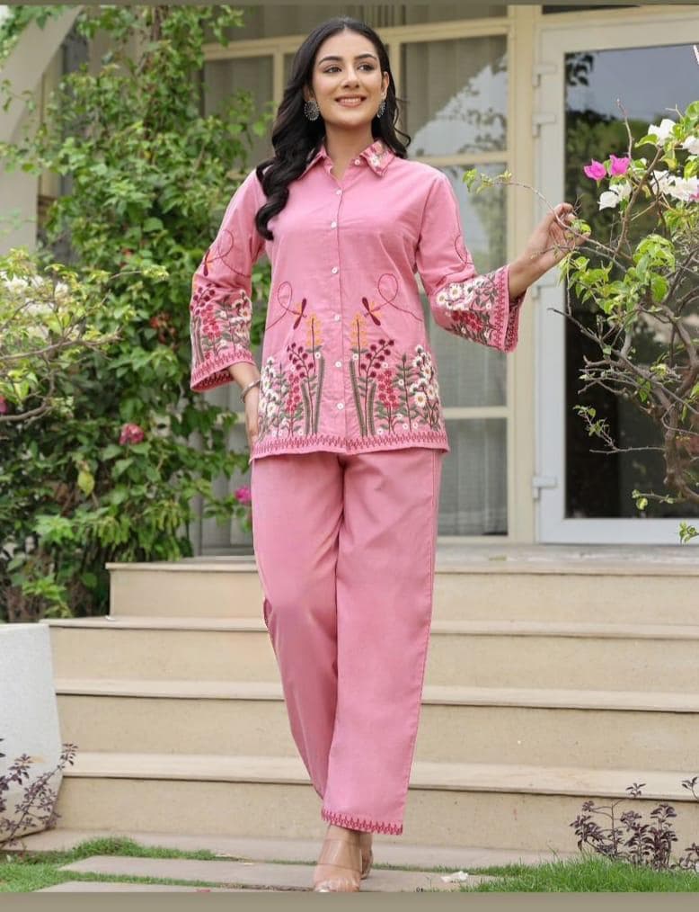 Women’s Dhabu Cotton Kurti Pant Set With Embroidery Work - Image 4