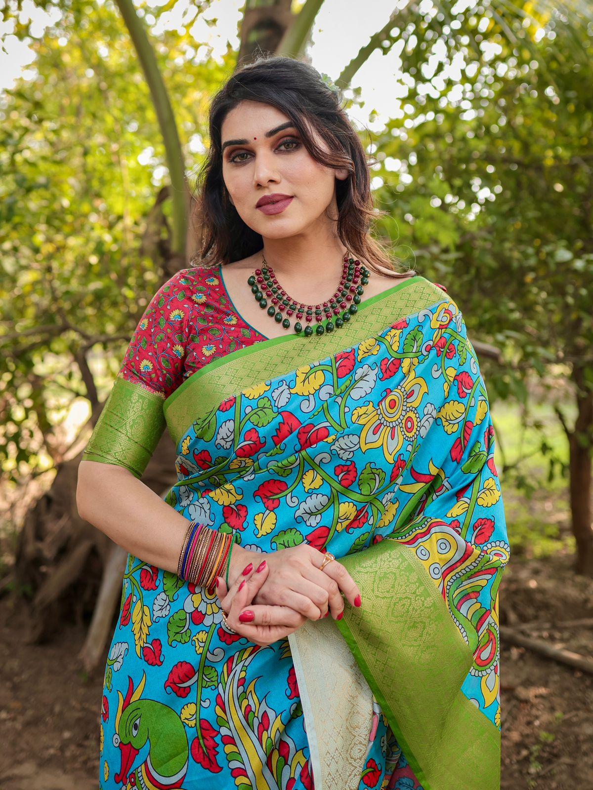 Vibrant Floral Print Saree - Image 2