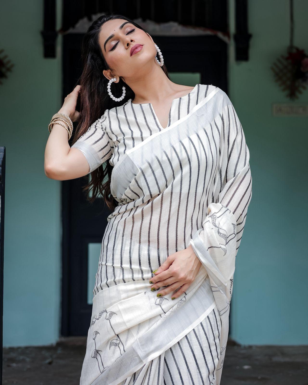 Striped Cotton Chanderi Printed Saree And Zari Woven Border With Ustitched Blouse | Dhanjyoti  - Image 5